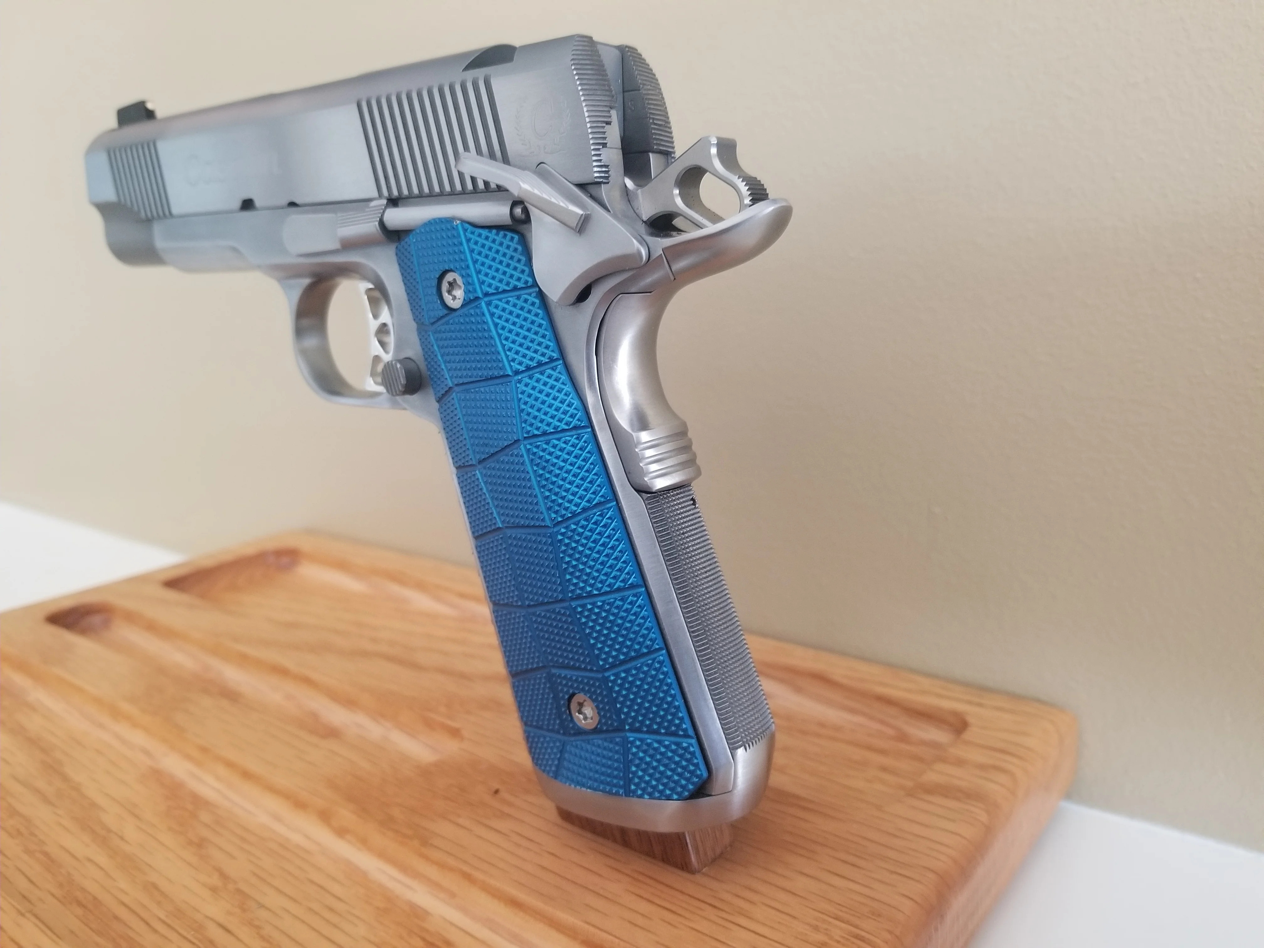 Commander-2025---.webp Commander-2025---.webp