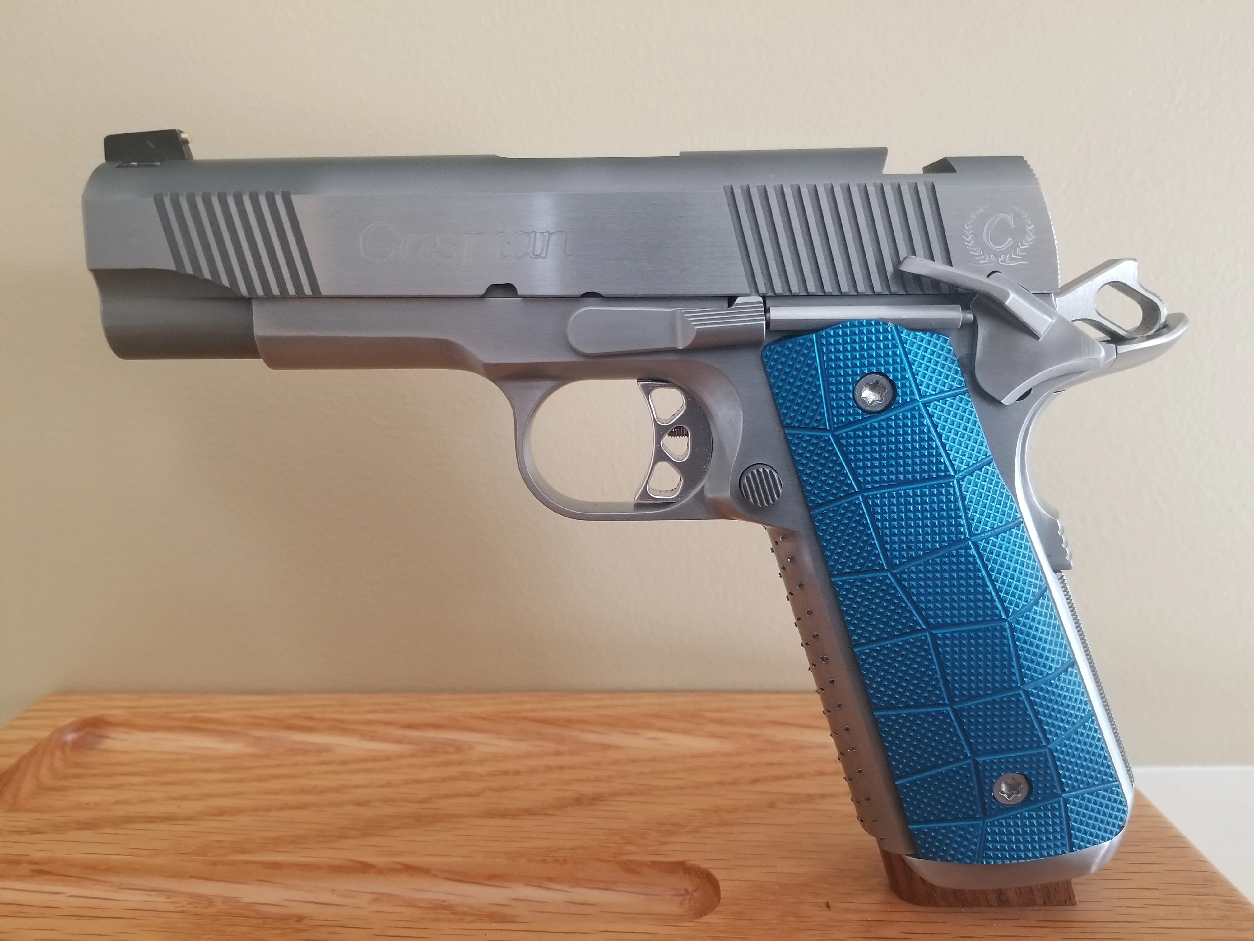 Commander-2025--.webp Commander-2025--.webp