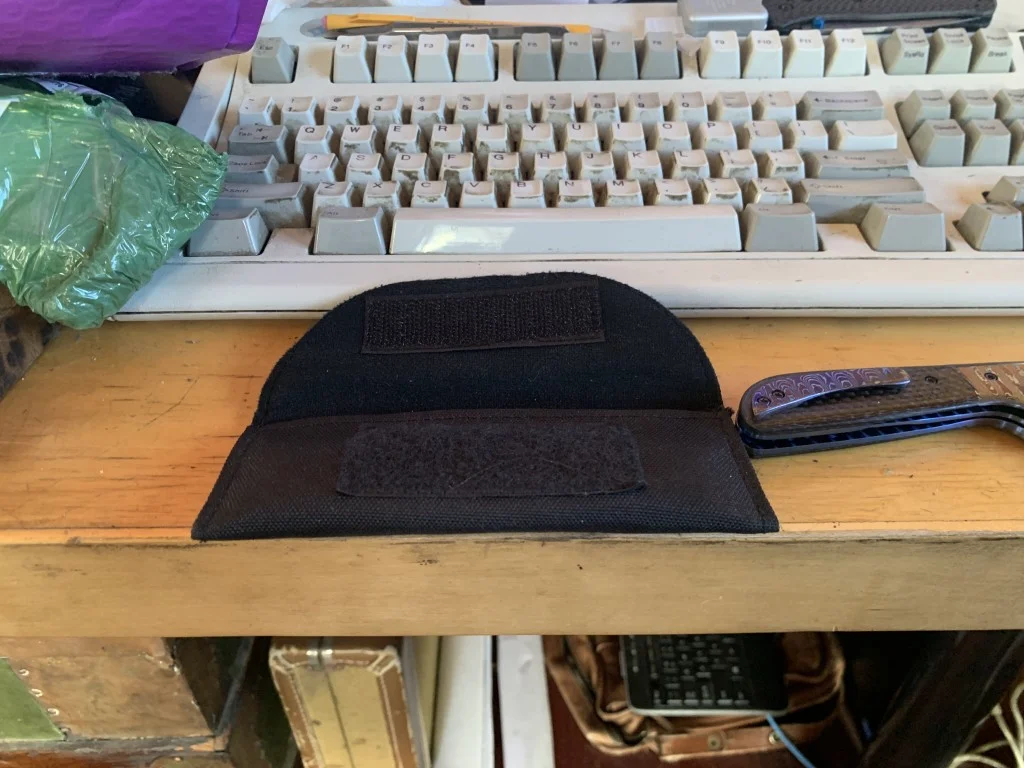 alankritzman-handcrafted-knife-pouch.webp alankritzman-handcrafted-knife-pouch.webp